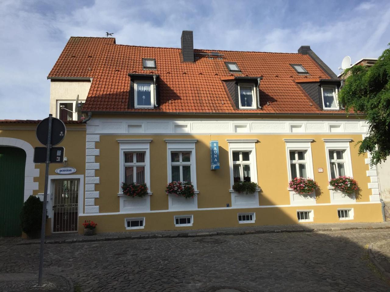 Pension & Sauna Am Lorenz Calbe Exterior photo